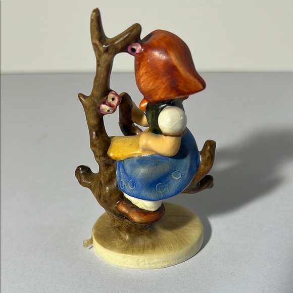 3.5” Apple Tree Girl Goebel Hummel. GH114 - Picture 3 of 8